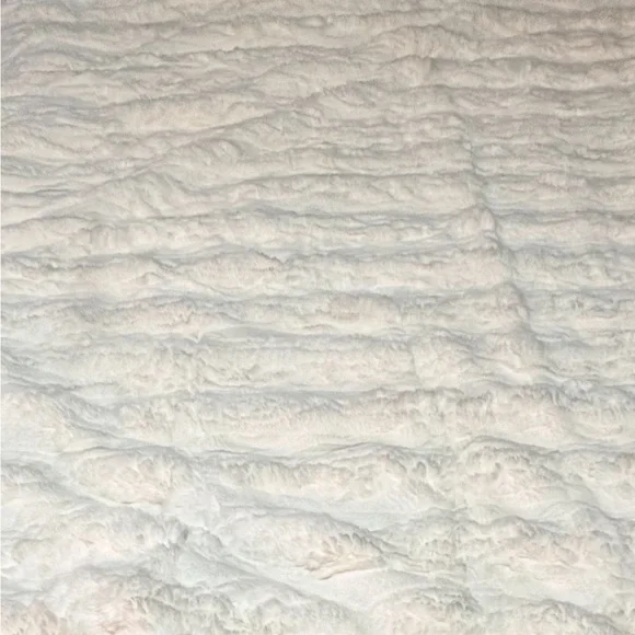 Minky Couture White Blanket. NWT. Fits single/ double bed. - Picture 6 of 11